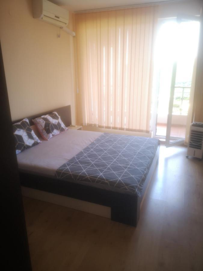 Apartamento Complex Karia IV Kavarna Exterior foto