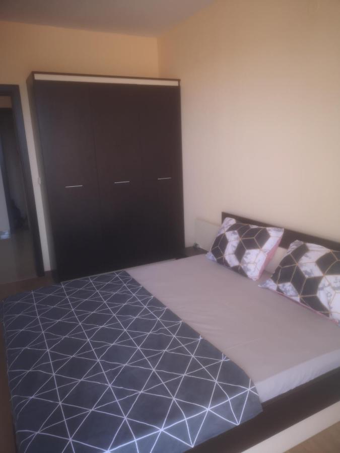 Apartamento Complex Karia IV Kavarna Exterior foto
