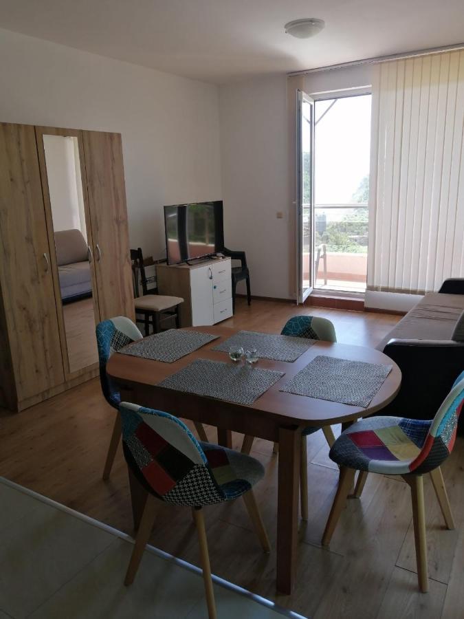 Apartamento Complex Karia IV Kavarna Exterior foto