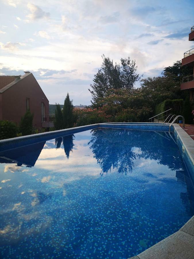 Apartamento Complex Karia IV Kavarna Exterior foto
