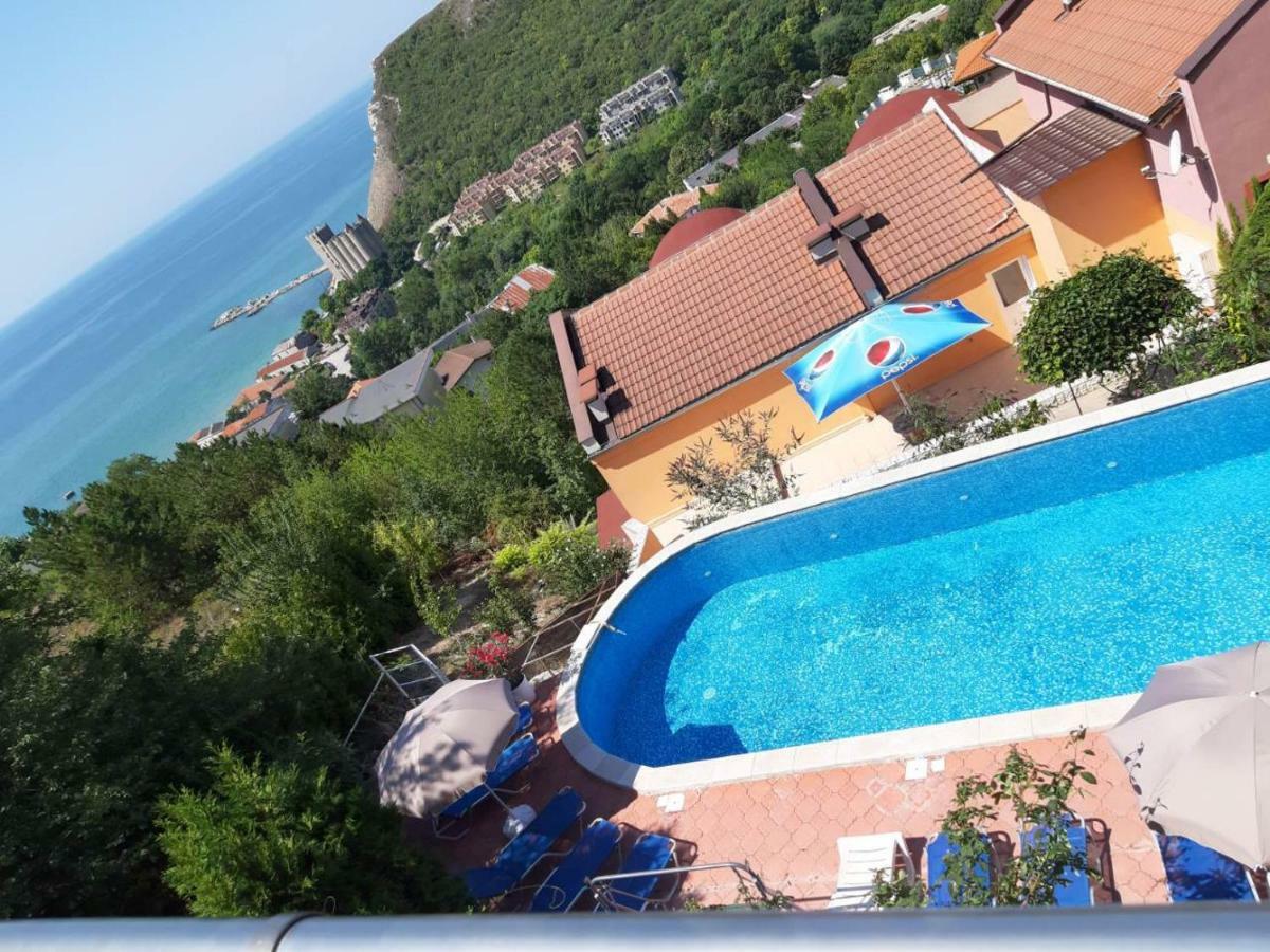 Apartamento Complex Karia IV Kavarna Exterior foto